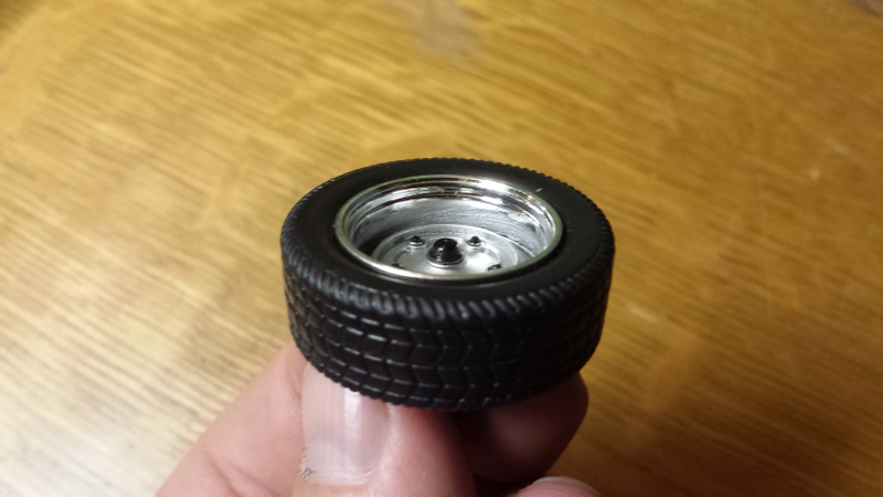 Illustration for article titled Making Stuff: 1:18 Custom Rims